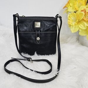 Dooney & Bourke crossbody black leather.